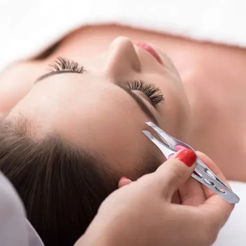 PINZA DE CEJAS CON APOYA DEDO - imagen 3