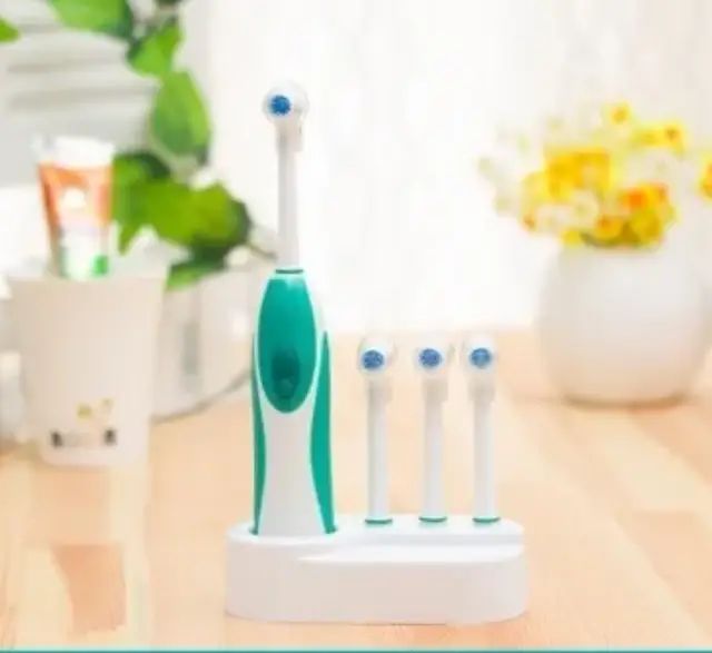 Cepillo De Dientes Electrico 360 Grados con Base y Repuestos - imagen 2