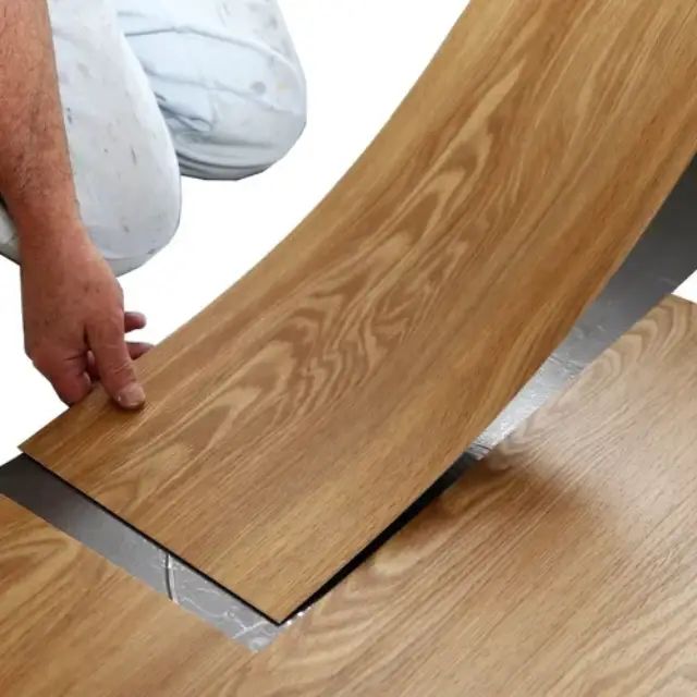 Piso De PVC Adhesivo En Listones - imagen 2
