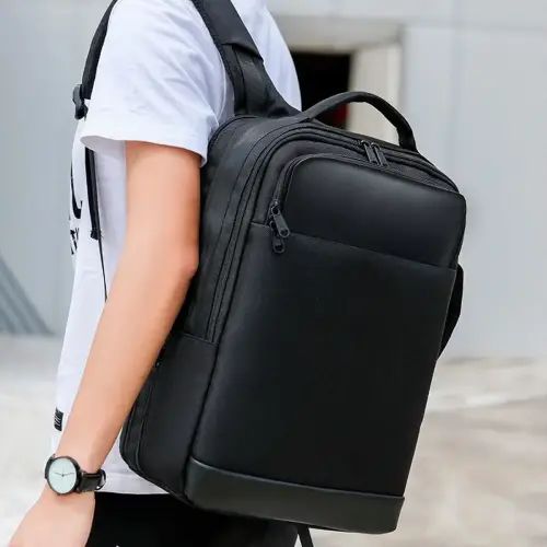 MOCHILA IMPERMEABLE PARA NOTEBOOK CON COMPARTIMENTO PARA USB 45x30x14cm - imagen 2