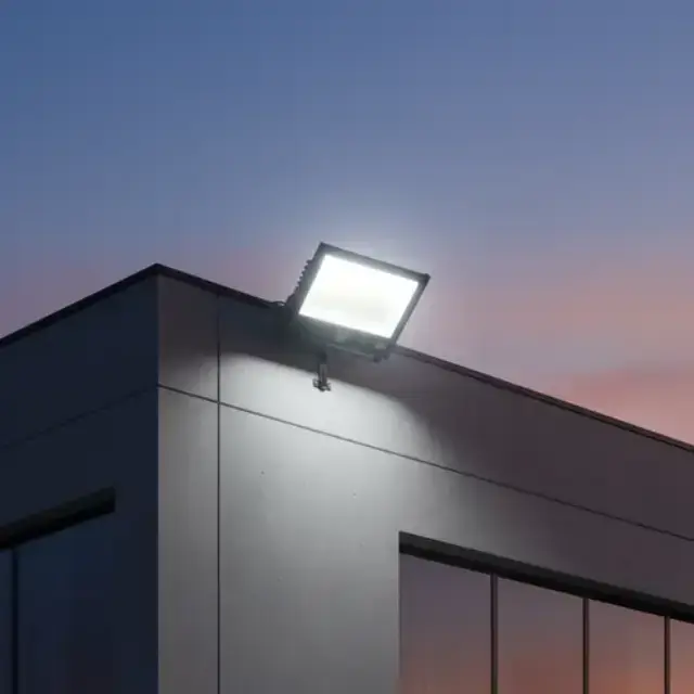 Foco Reflector Led 150w Frío Ip65 - imagen 2