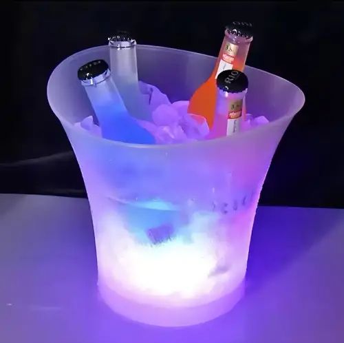 Cubetera Parlante Bluetooth 5L con musica y colores RGB - imagen 3