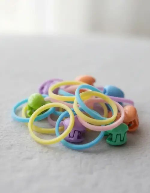 SET GOMITAS Y BROCHES INFANTIL - imagen 3