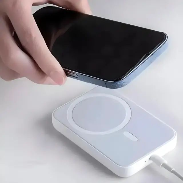 Batería Externa De Carga Inalámbrica Magnética USB-C - imagen 2