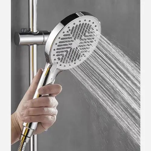Set de ducha cromado con rociador y manguera flexible de 1.5 m  - imagen 2