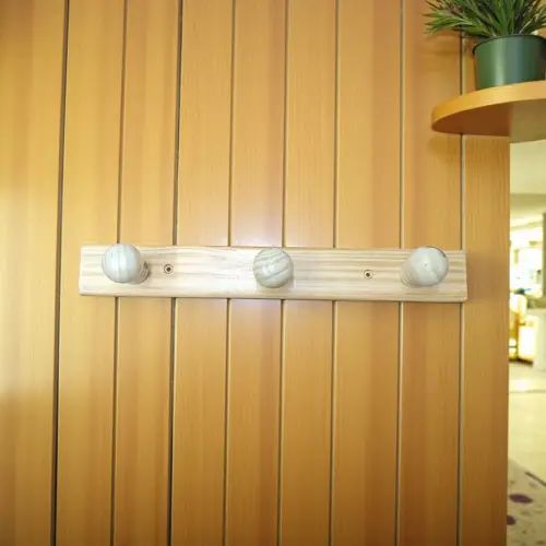 Perchero madera 3 ganchos de madera 35 cm - imagen 3
