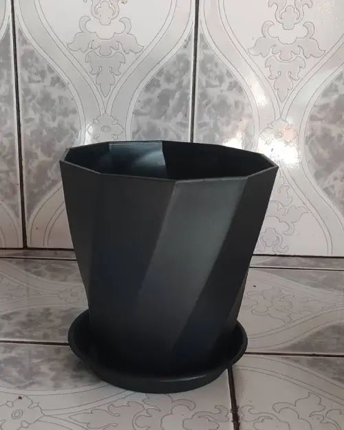 Maceta Negra Diseño Elegante - imagen 2