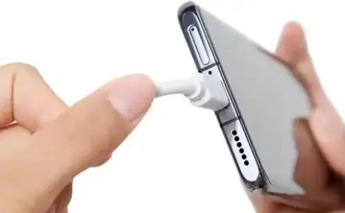 CABLE DE DATOS Y CARGA TREQA TIPO C A TIPO C ABS 5.0A/5V 1M - imagen 2